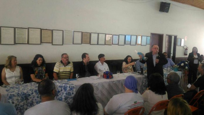 28276062_10209178661378347_496021222_o Público presente à cerimônia de posse